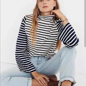 Madewell Navy and White Striped Long Sleeve Tee
Size L